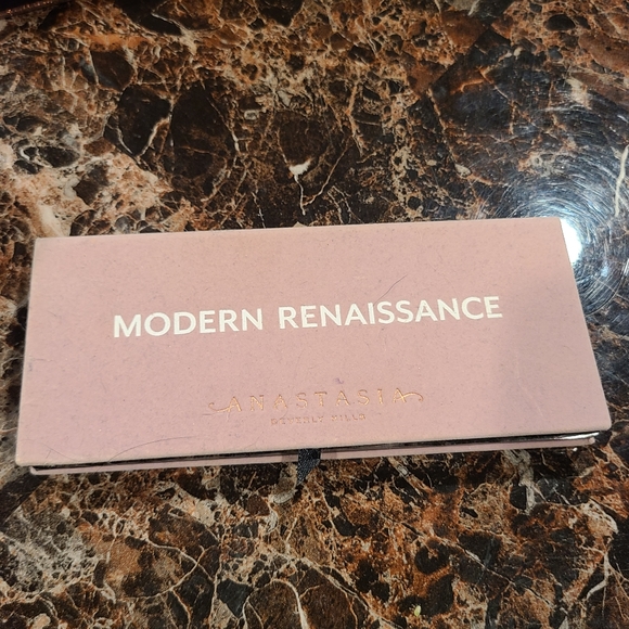 Makeup - Picture 5 of 8